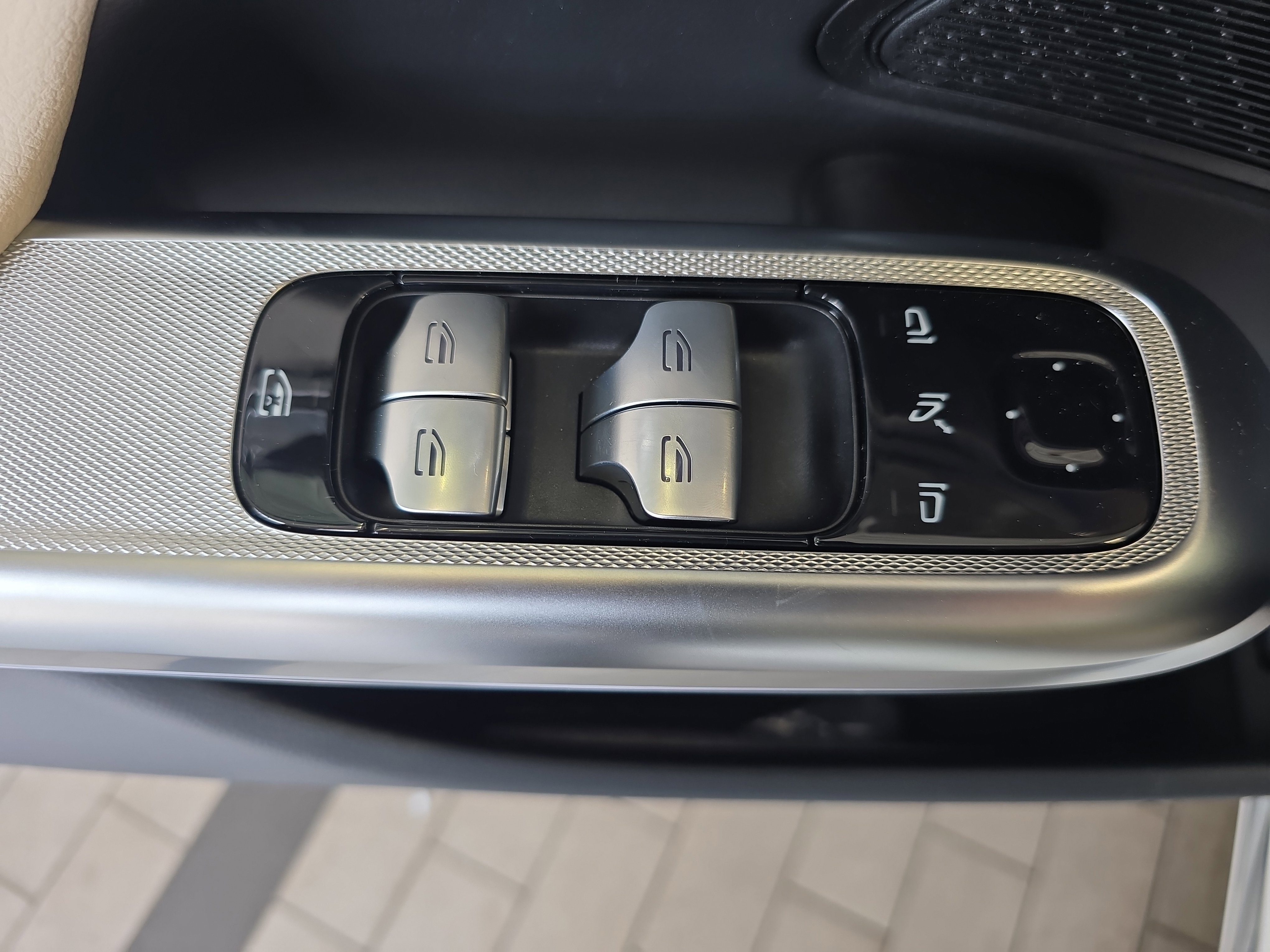 2025 Mercedes Benz E 350 photo 14