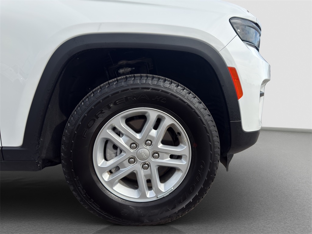 2025 Jeep Grand Cherokee Laredo photo 20