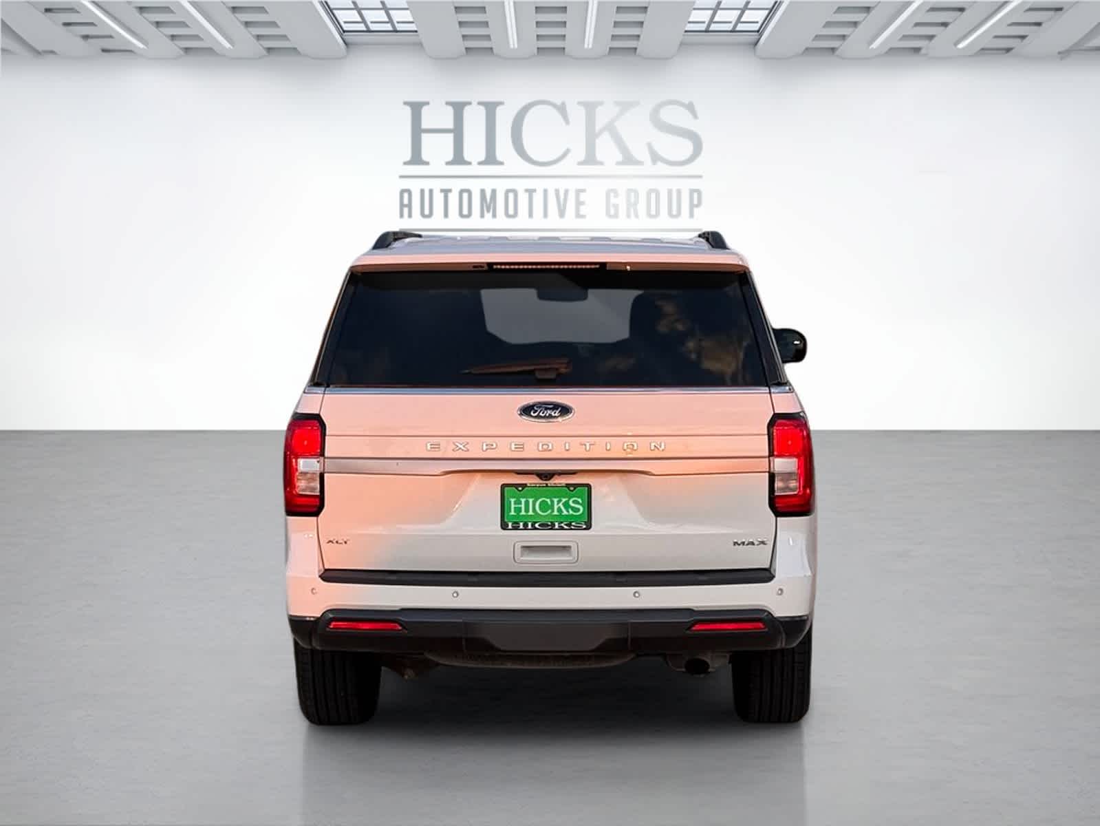 2022 Ford Expedition MAX XLT photo 3