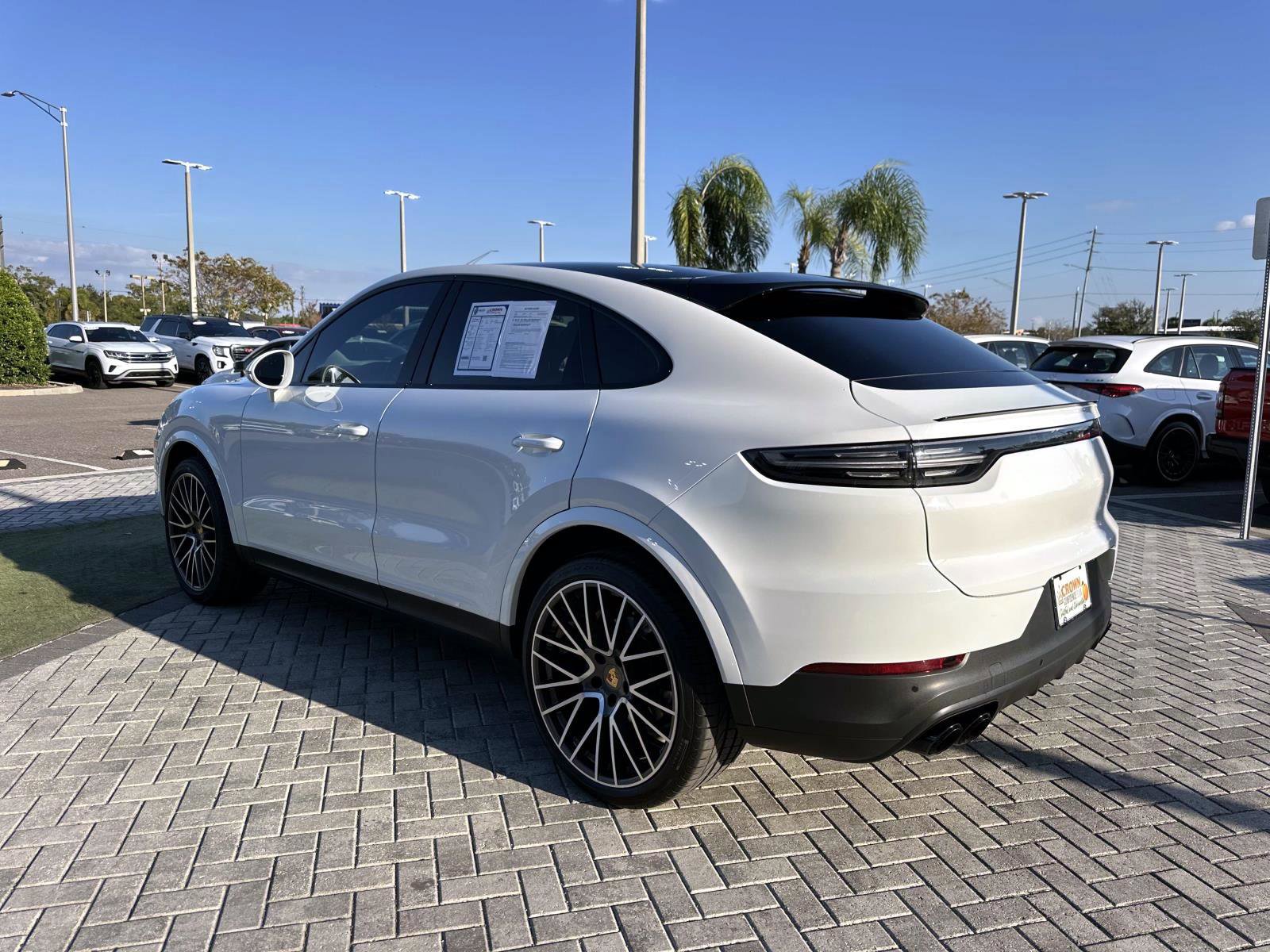 2023 Porsche Cayenne Platinum Edition photo 4