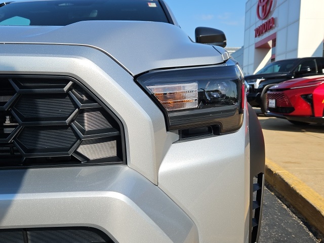 2025 Toyota 4Runner TRD Off-Road Premium photo 2