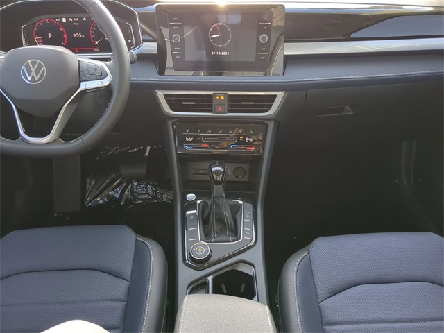2025 Volkswagen Taos SEL photo 10
