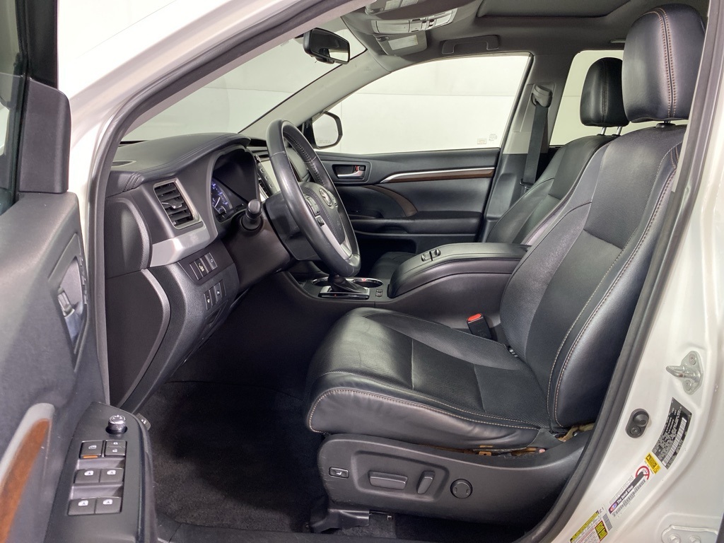 2016 Toyota Highlander Limited photo 13