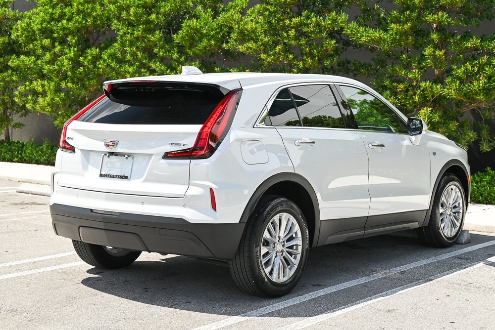 2024 Cadillac XT4 Luxury photo 4