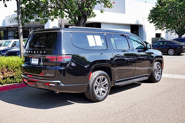 2023 Jeep Wagoneer L Series II photo 7