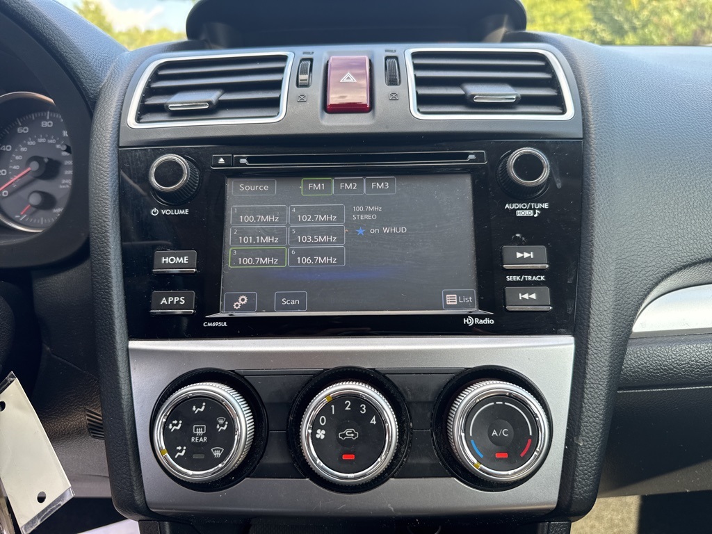 2016 Subaru Crosstrek 2.0i Premium photo 13