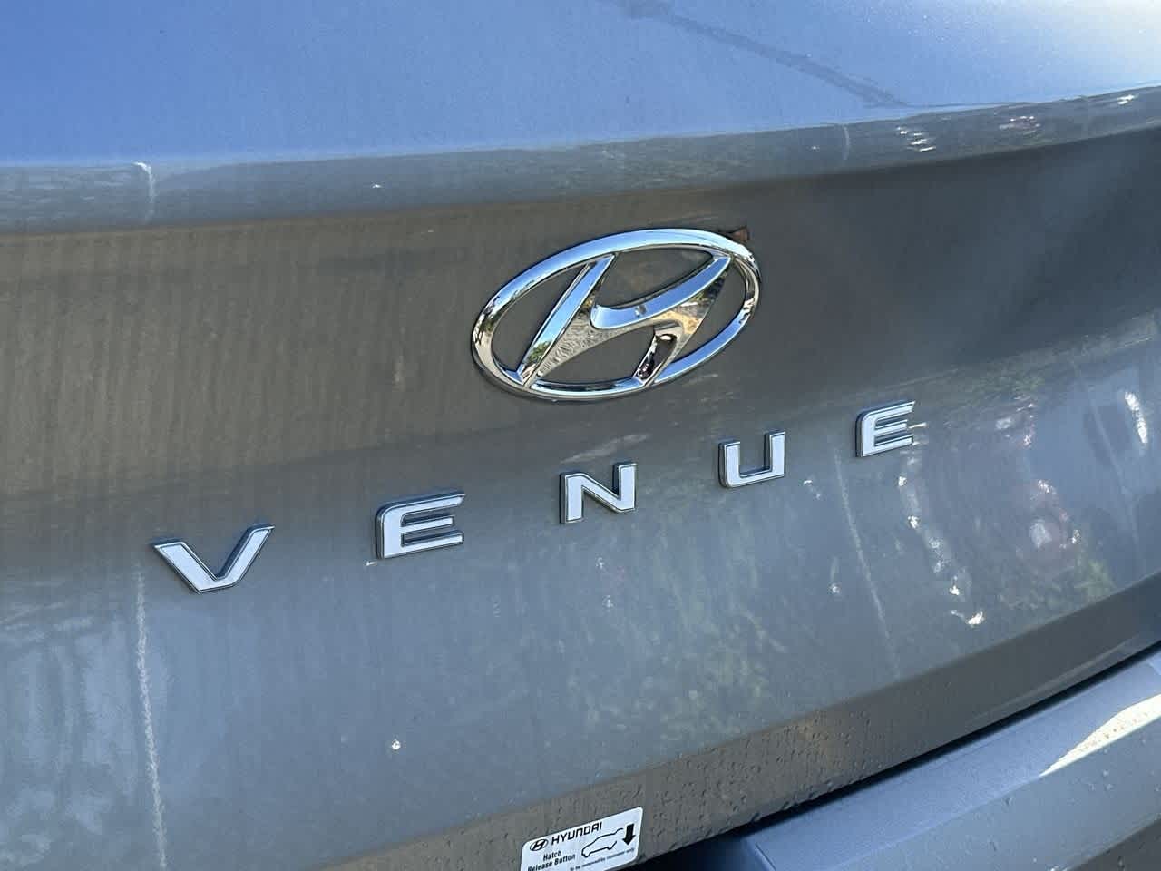 2025 Hyundai Venue SEL photo 10