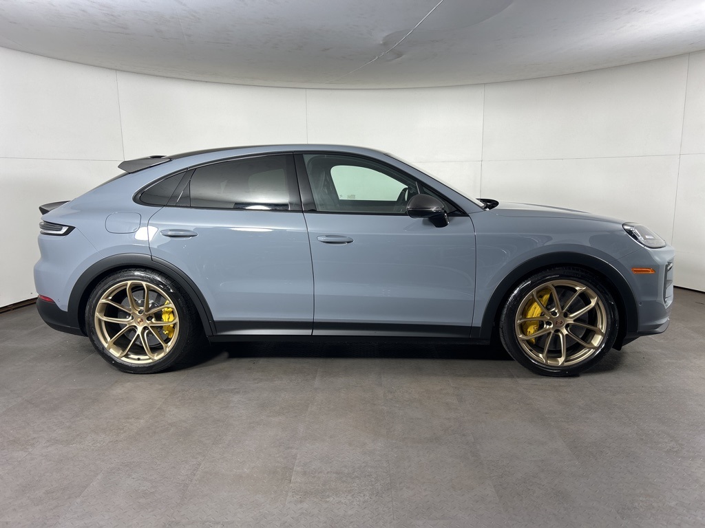 2025 Porsche Cayenne Turbo GT photo 3