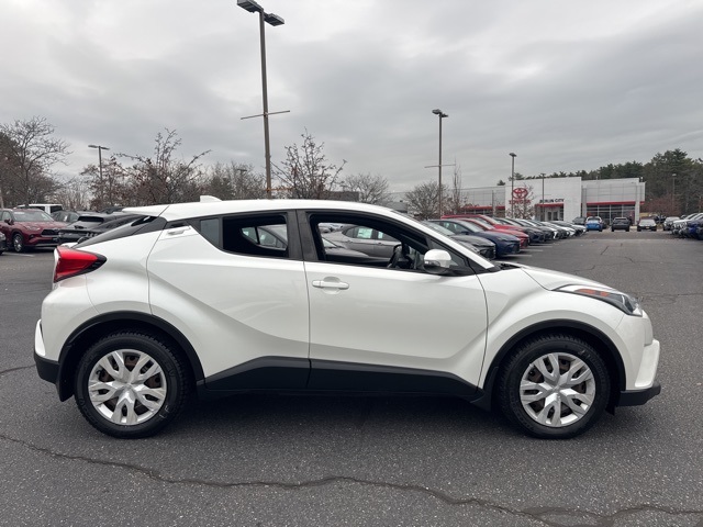 2019 Toyota C-HR LE photo 2