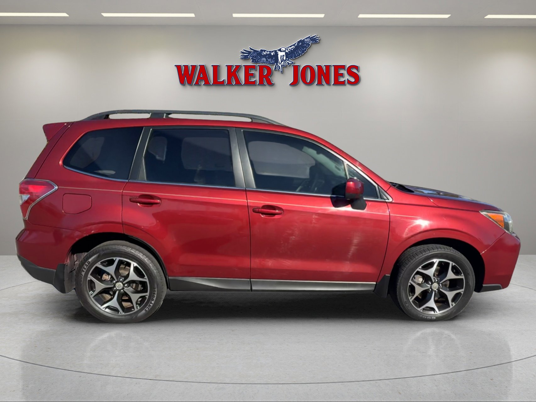 2014 Subaru Forester 2.0XT Premium photo 2