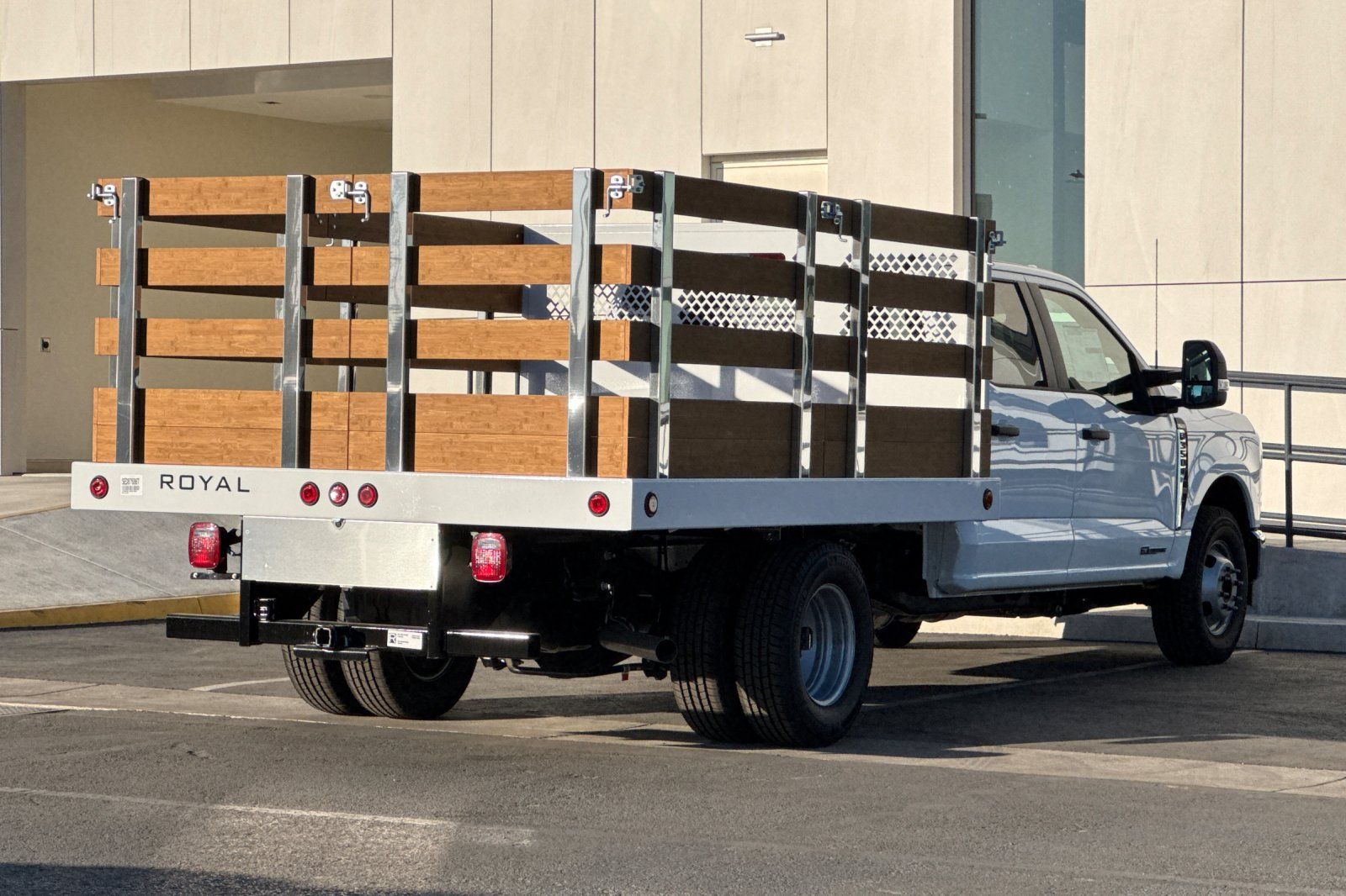 2025 Ford F-350 Super Duty Chassis Cab XL