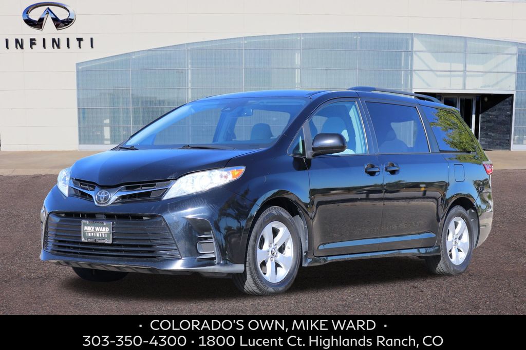 2018 Toyota Sienna LE