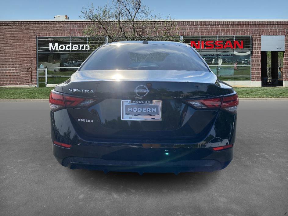 2025 Nissan Sentra SV photo 3
