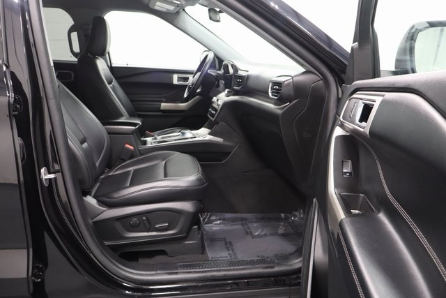 2023 Ford Explorer XLT photo 13