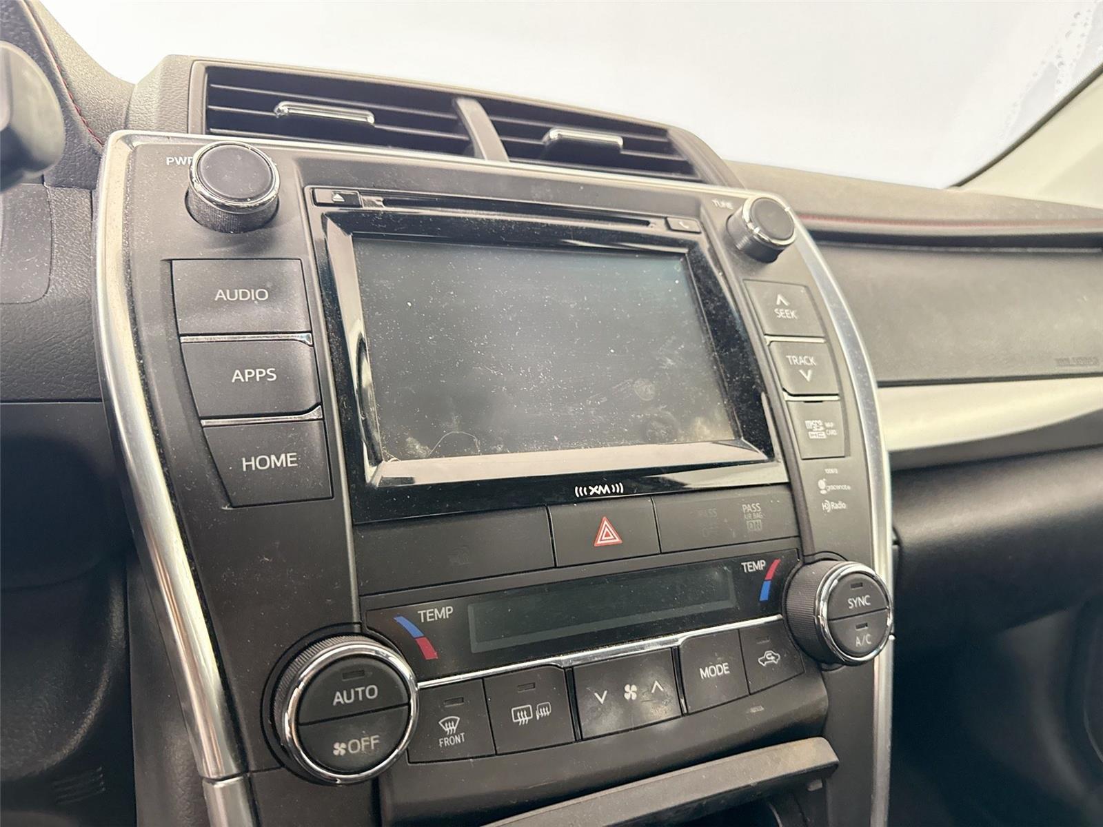 2016 Toyota Camry photo 11