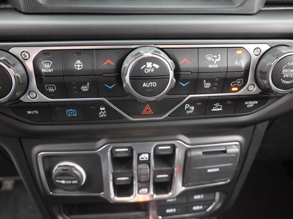 2021 Jeep Wrangler Unlimited Sahara 4xe photo 15