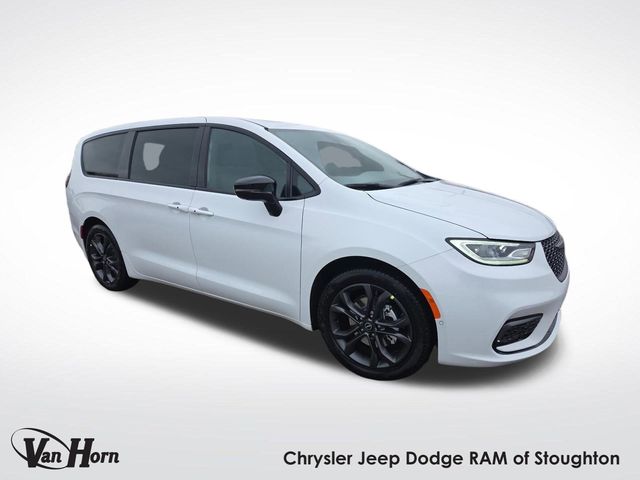 2026 Chrysler Pacifica Select's photo