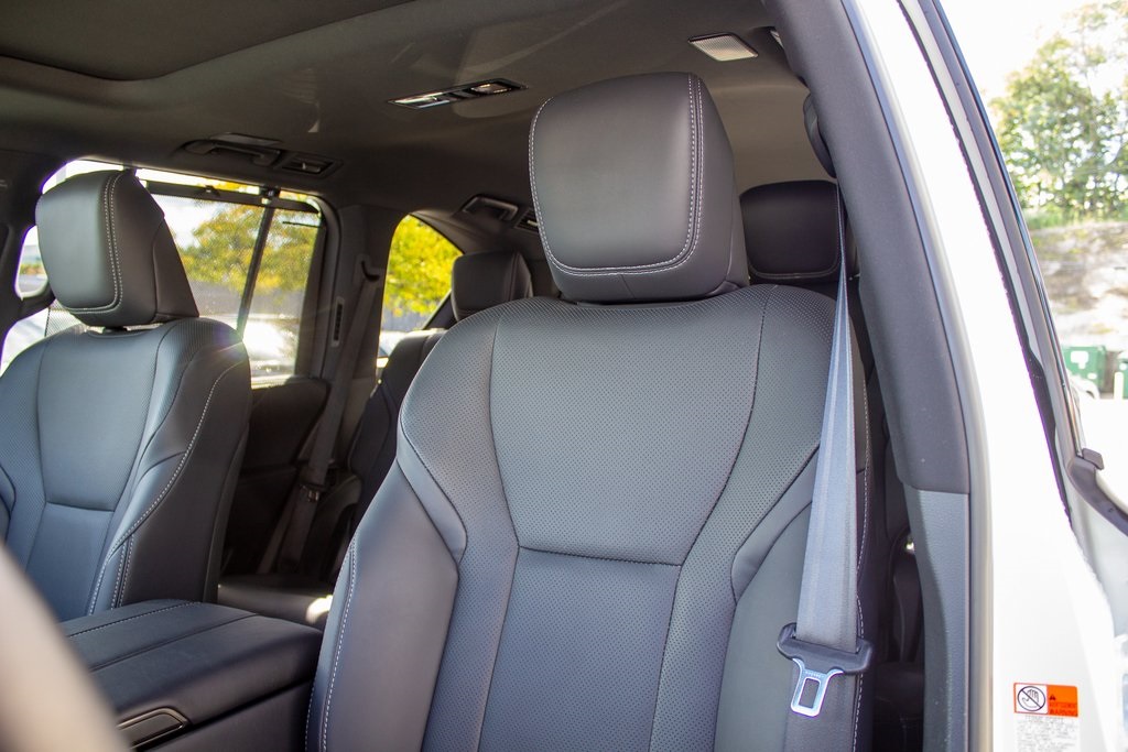 2024 Lexus LX 600 Luxury photo 12