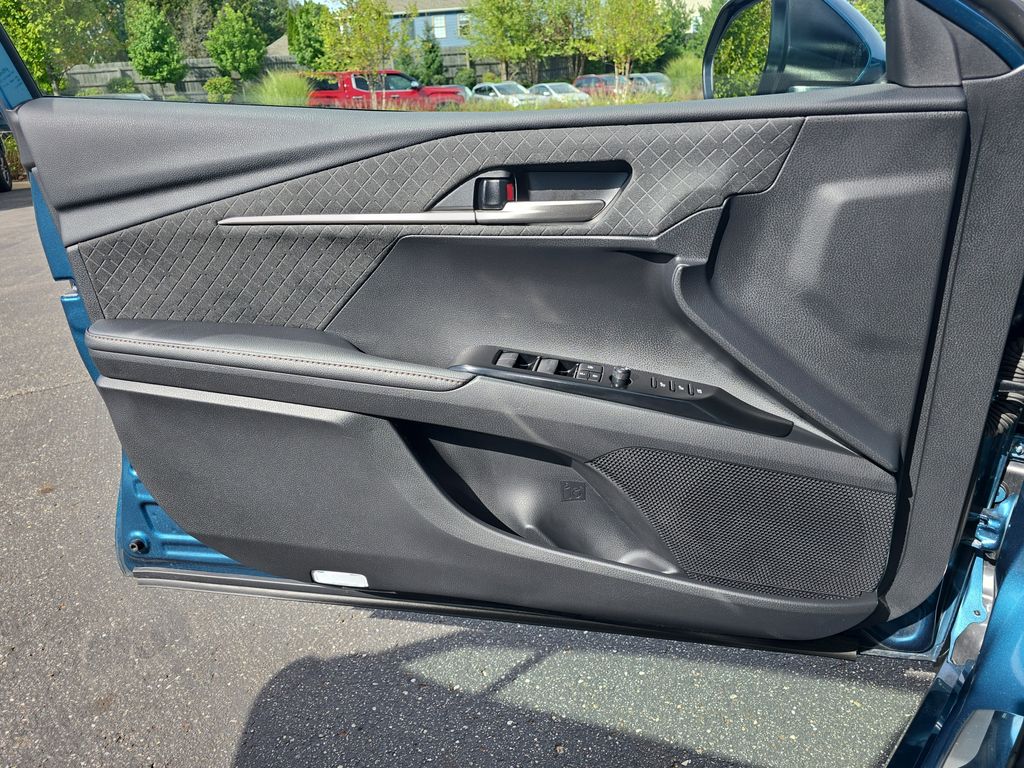 2025 Toyota Camry XSE photo 25
