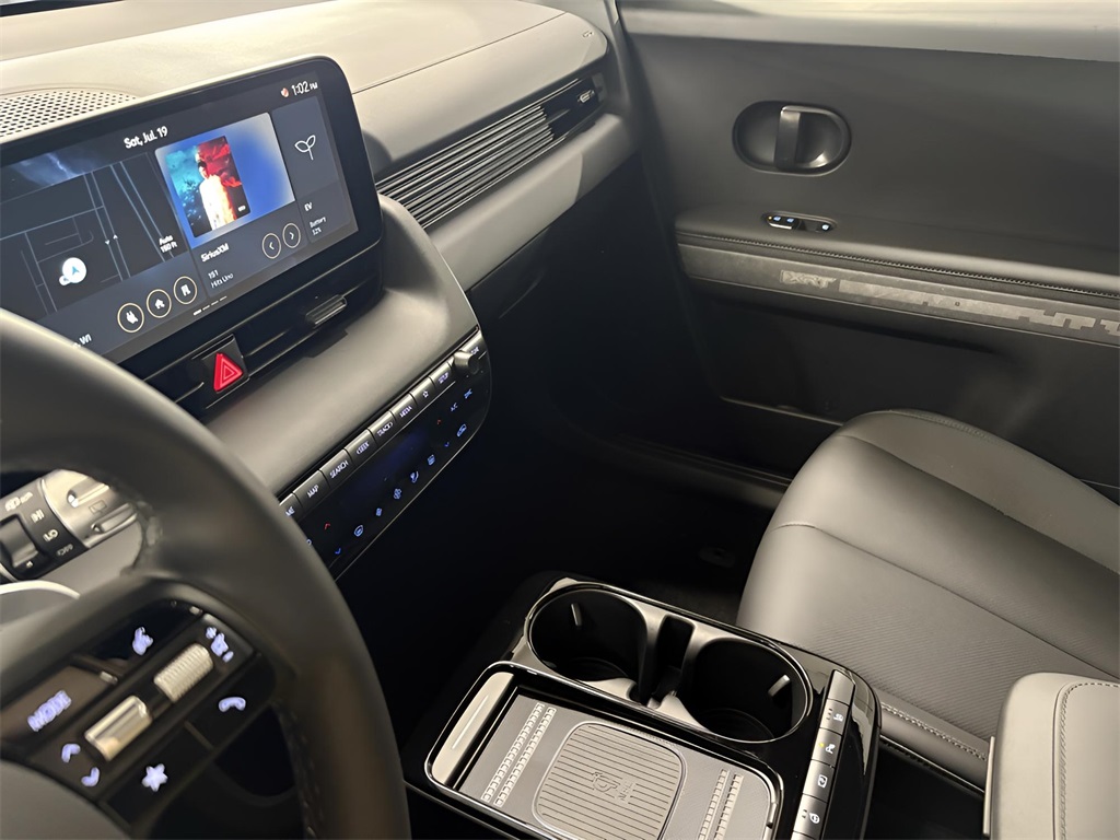 2025 Hyundai Ioniq 5 SEL photo 10