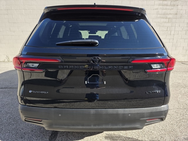 2025 Toyota Highlander Hybrid Limited photo 4