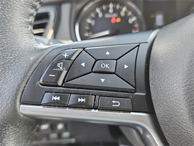 2019 Nissan Rogue SV photo 23