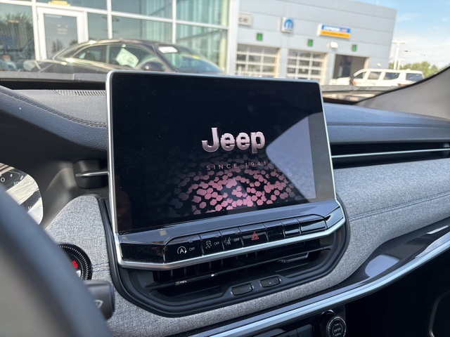 2024 Jeep Compass Latitude photo 7