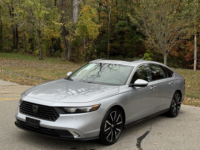 2024 Honda Accord Hybrid Touring's photo