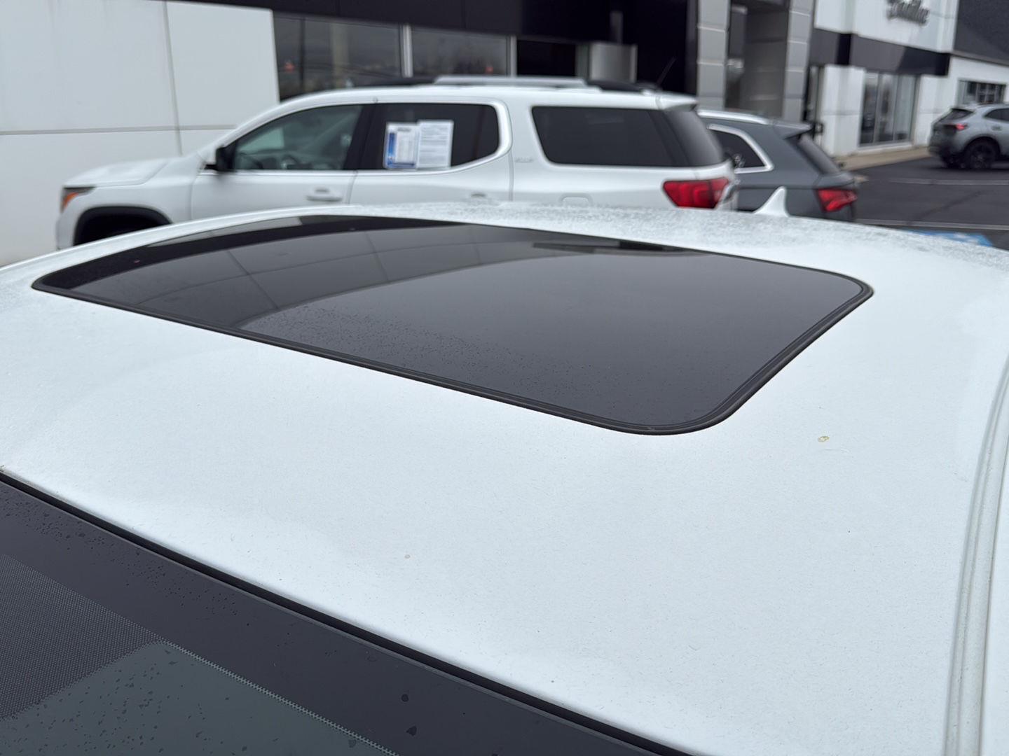 2011 Buick Regal CXL photo 3