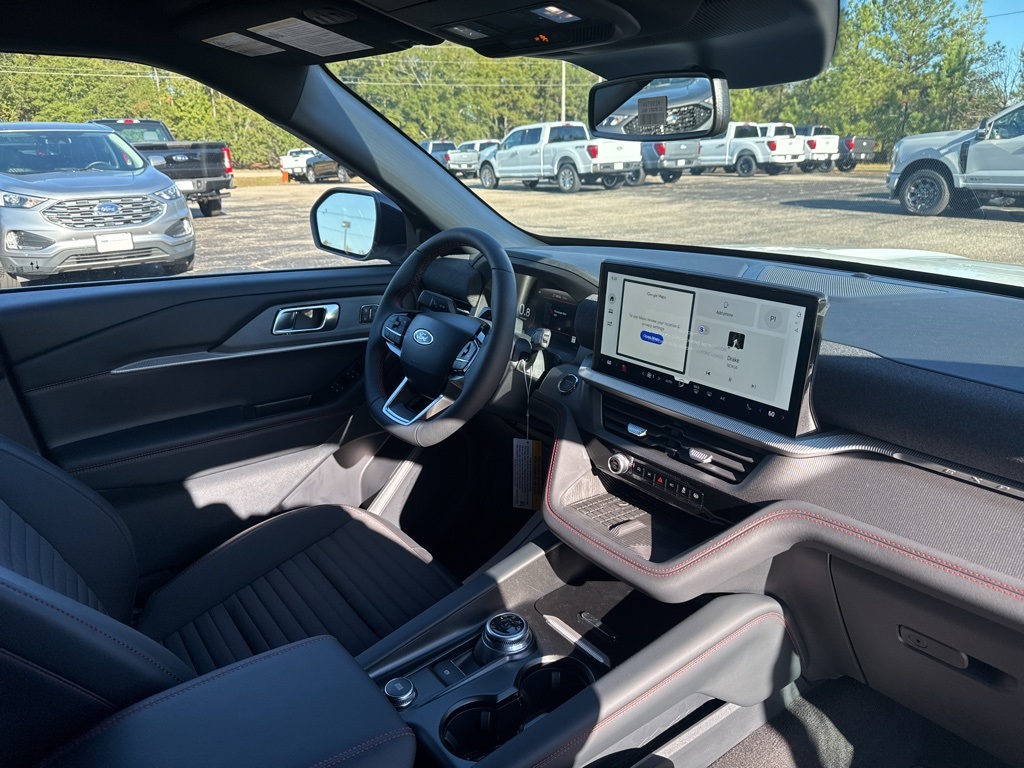 2025 Ford Explorer ST-Line photo 3