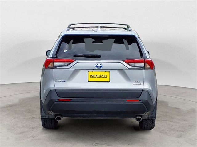 2021 Toyota RAV4 Hybrid XLE photo 4