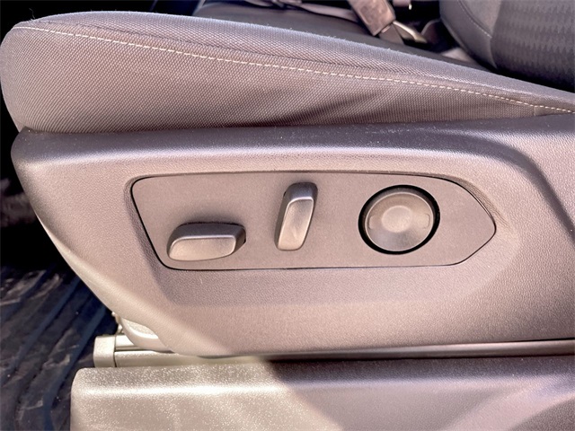 2024 Chevrolet Silverado 1500 LT photo 3