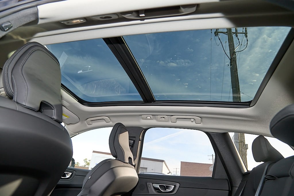 2026 VOLVO XC60 - Image 19