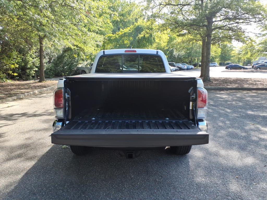2023 Toyota Tacoma TRD photo 8