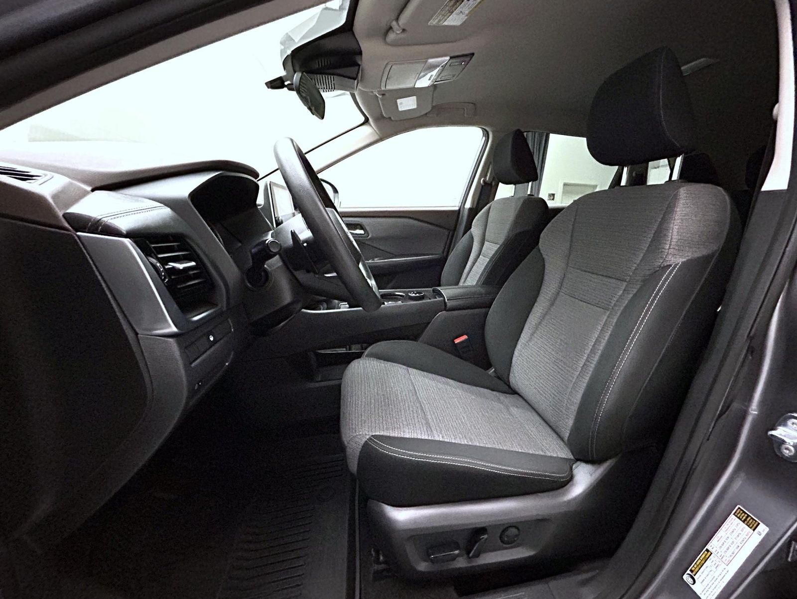 2021 Nissan Rogue SV photo 10