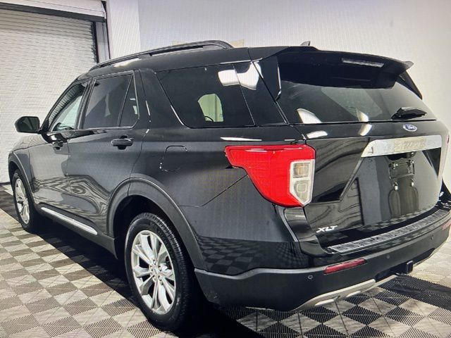 2023 Ford Explorer XLT photo 2