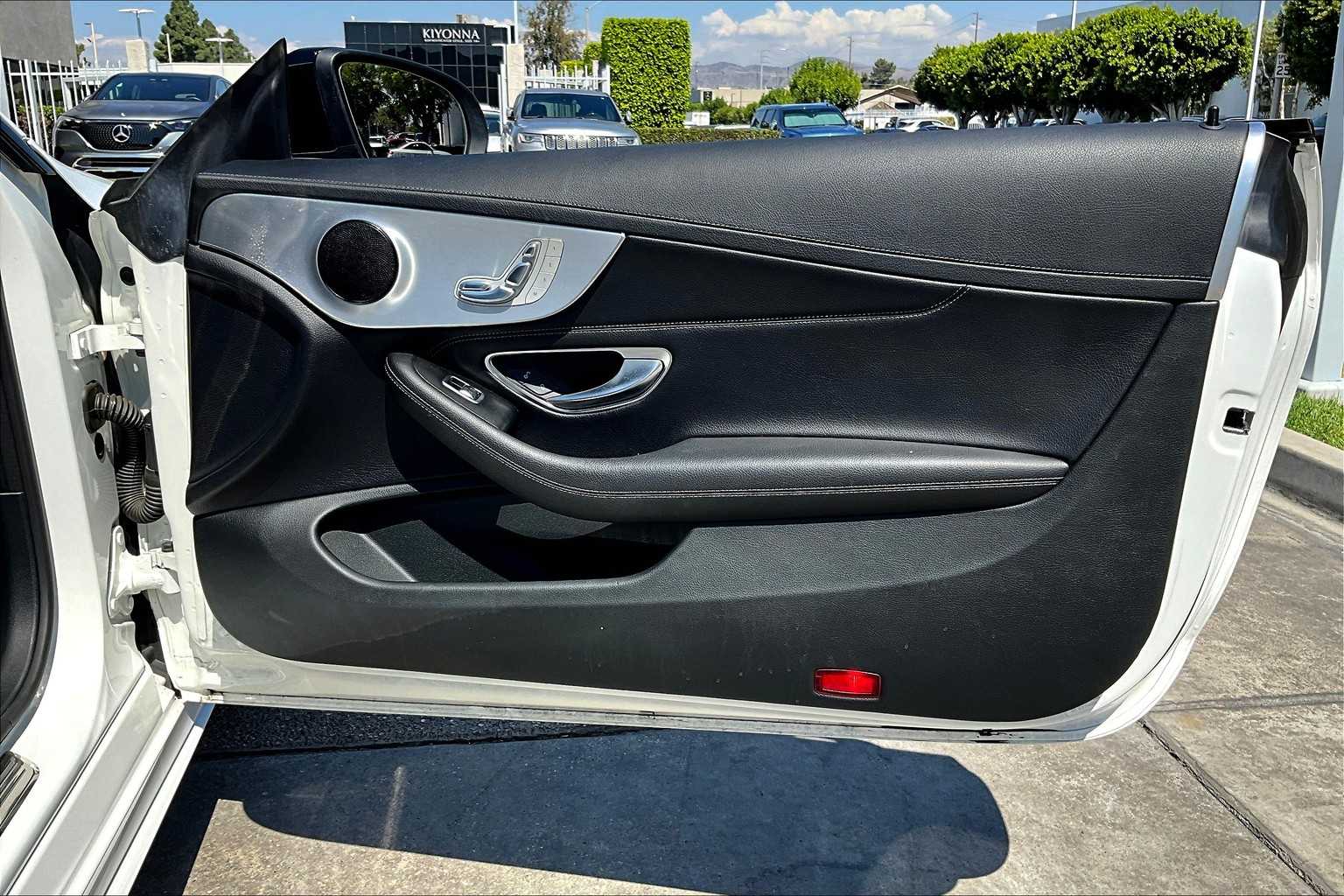 2017 Mercedes Benz C 300 photo 22