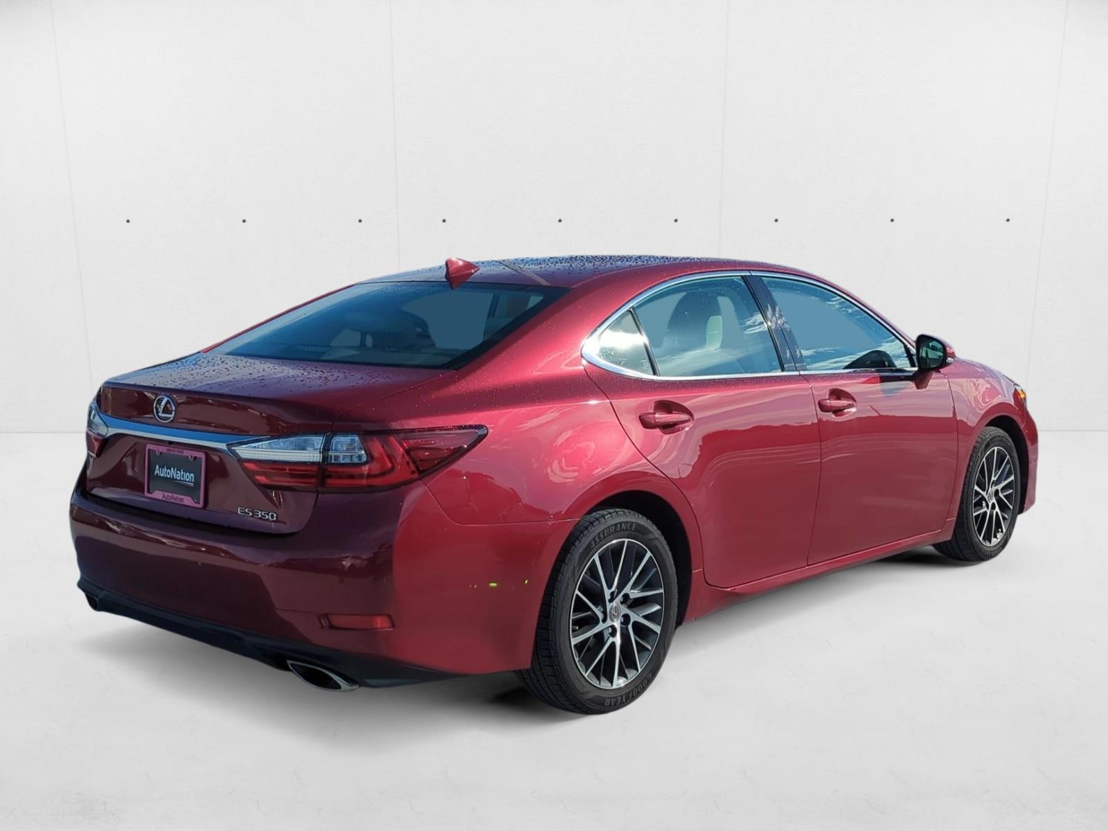 2016 Lexus ES 350 photo 3