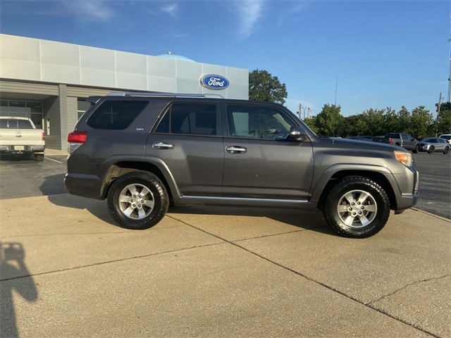 2011 Toyota 4Runner SR5 photo 2