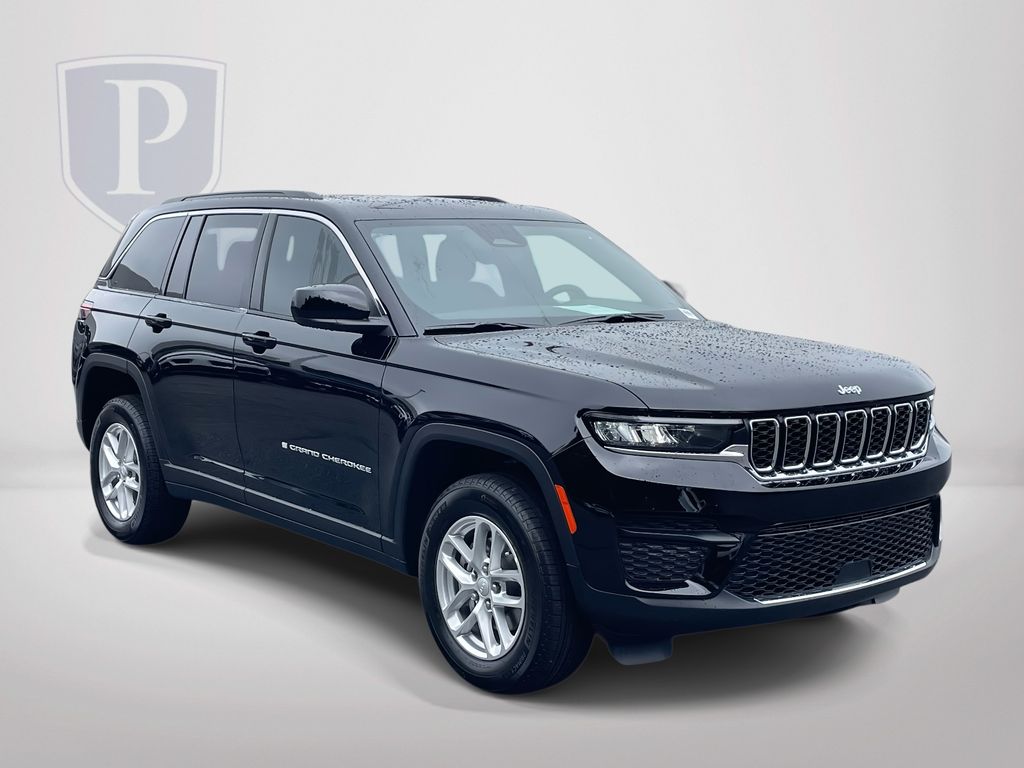 2025 Jeep Grand Cherokee Laredo's photo