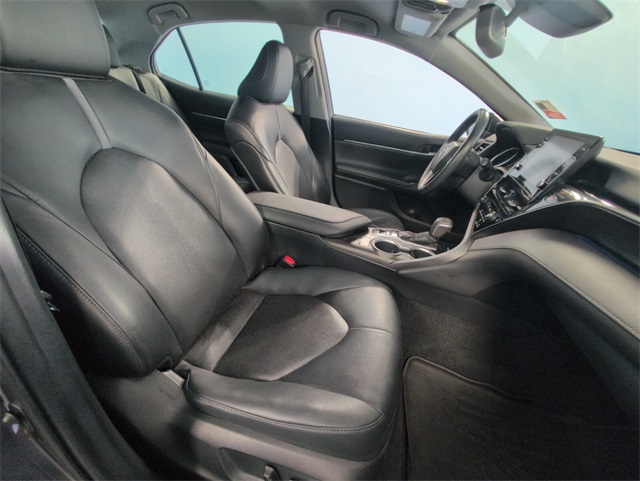 2023 Toyota Camry Hybrid XLE photo 13