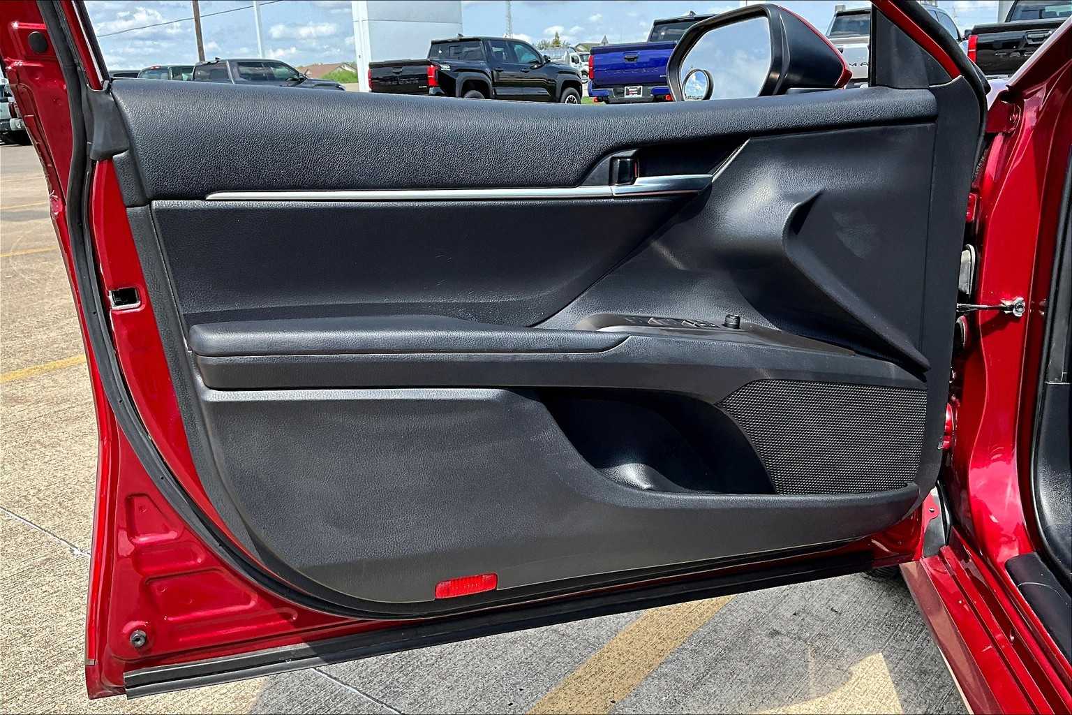 2022 Toyota Camry LE photo 21
