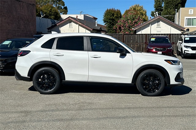 2025 Honda HR-V Sport photo 4