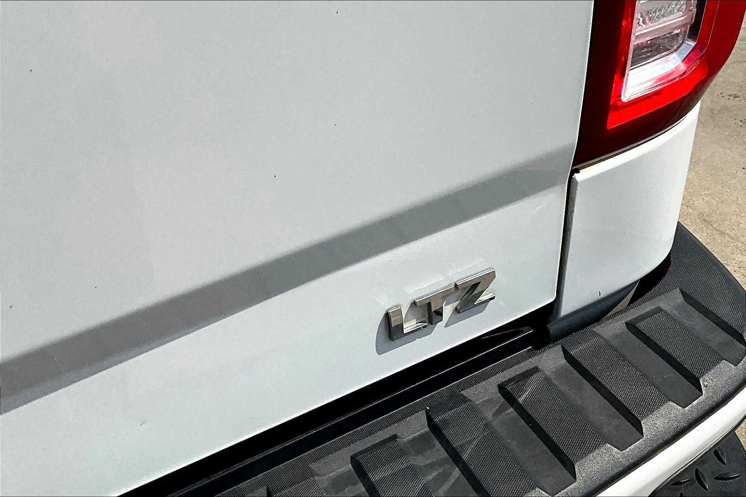 2018 Chevrolet Silverado 1500 LTZ photo 9