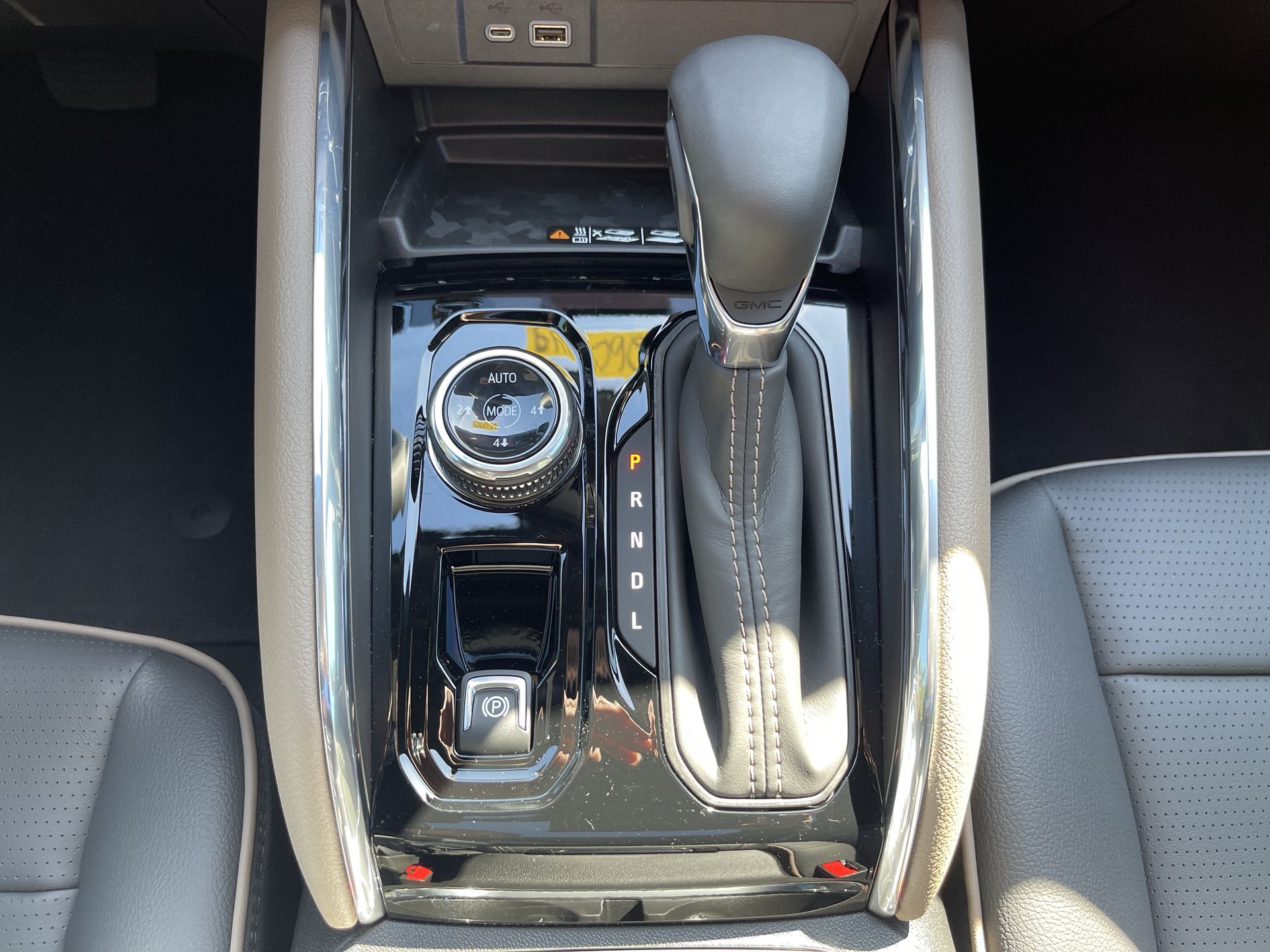 2026 Gmc Canyon Denali photo 16