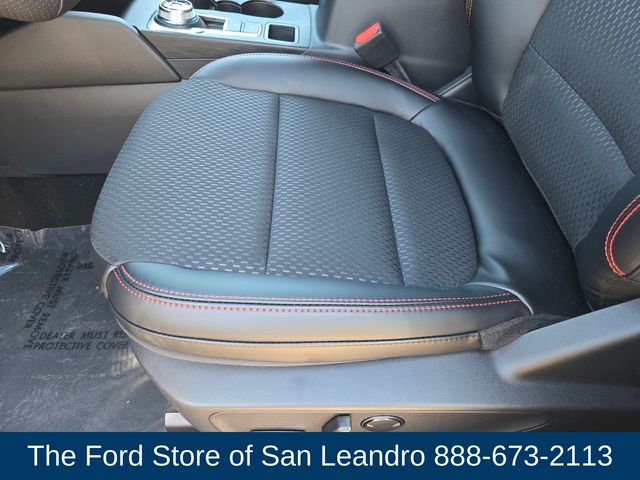 2025 Ford Escape ST-Line photo 14