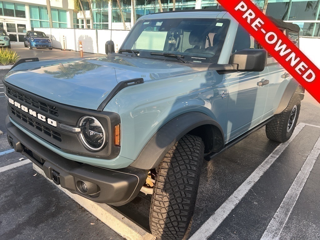 2022 Ford Bronco Black Diamond photo 2