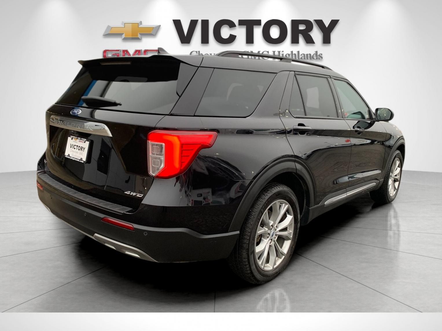 2023 Ford Explorer XLT photo 2