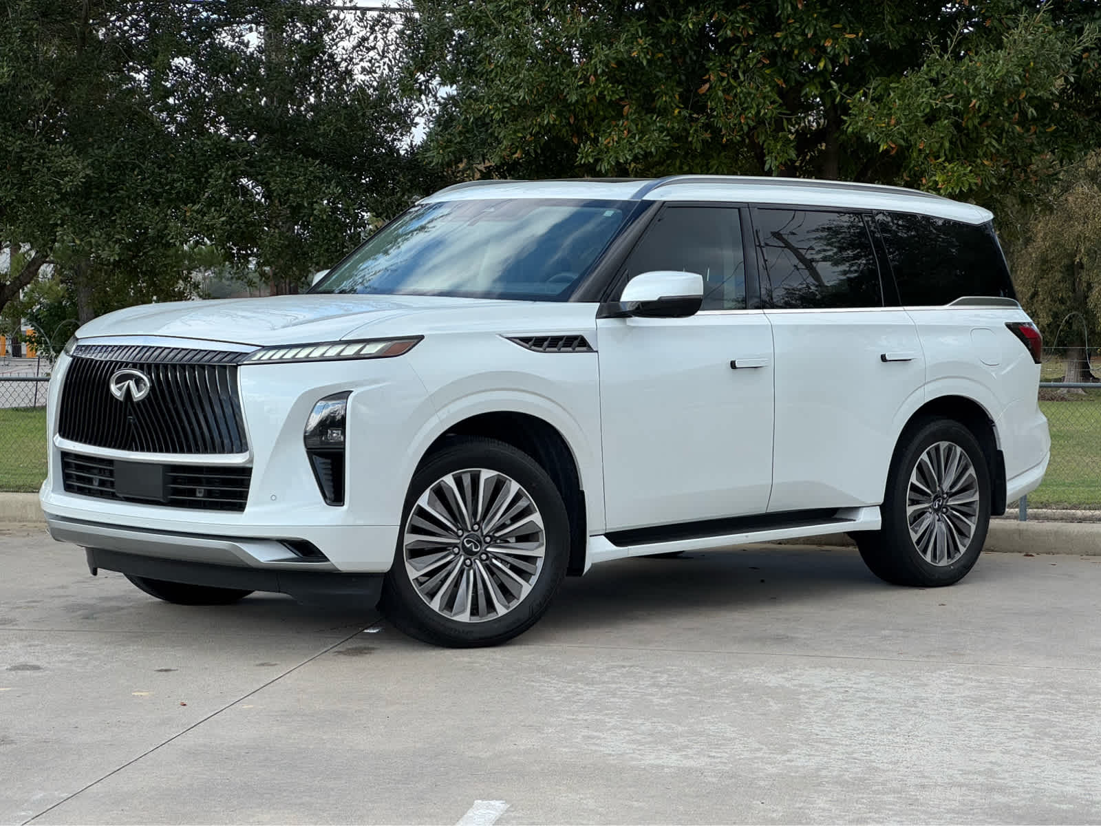 2026 INFINITI QX80 Luxe's photo