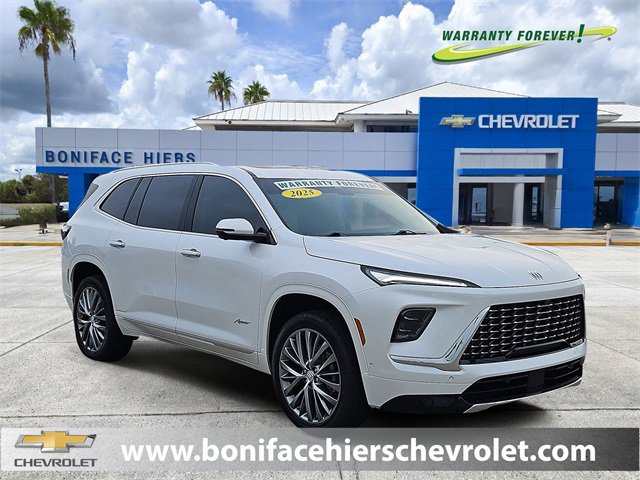 2025 Buick Enclave Avenir's photo